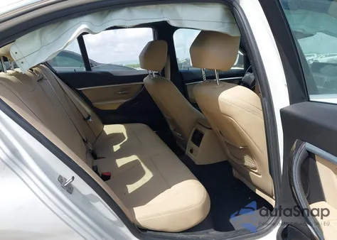 2018 BMW 330 xDrive z USA, uszkodzony, nr VIN WBA8D9C56JEM32256